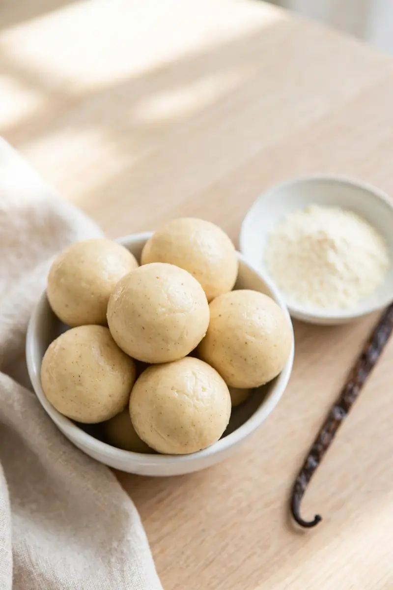 Cashew butter vanilla pumpkin protein balls